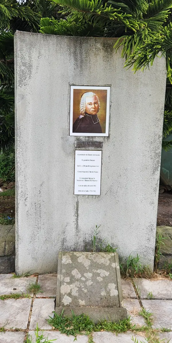 Abbe de la Caille monument
